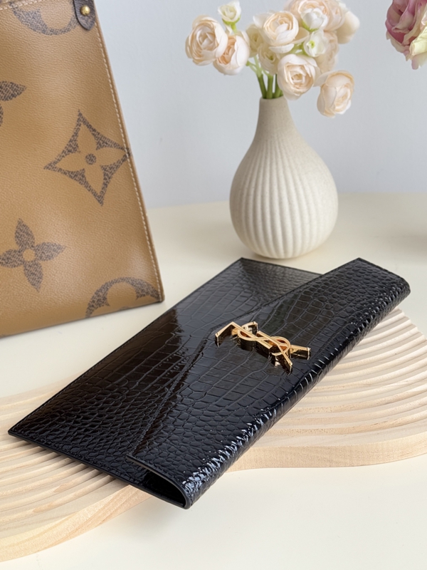 イヴサンローラン財布内部構造